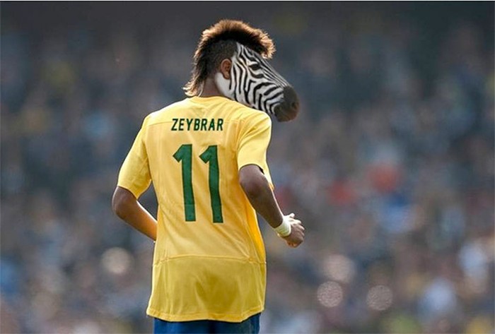 Trên sân bóng, Neymar chạy như... ngựa vằn.